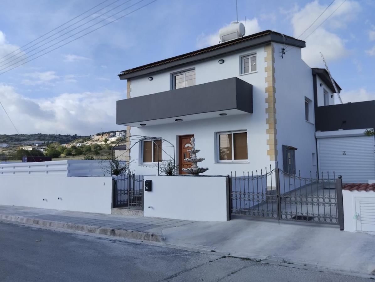Michael Angelo Villa Paphos Exterior foto